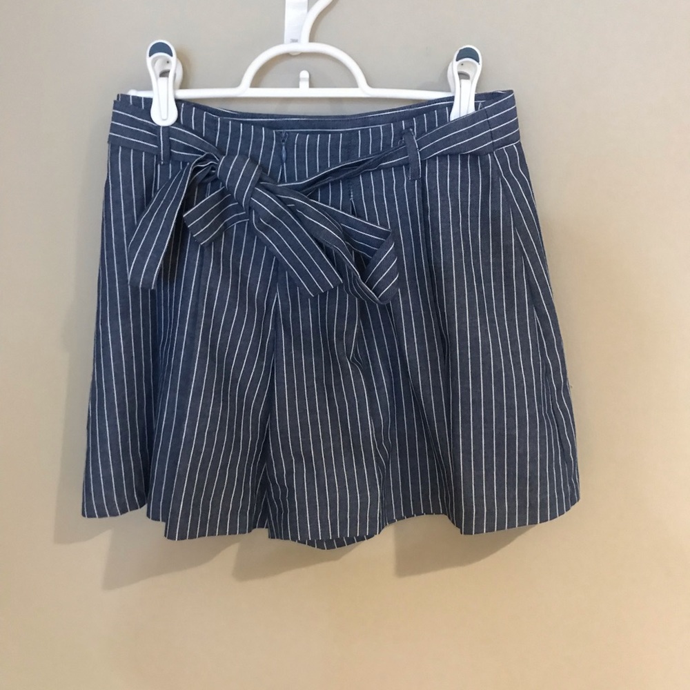Cute striped shorts!